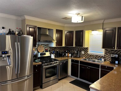 218 E 32nd St, Houston, TX 77018 - photo 2