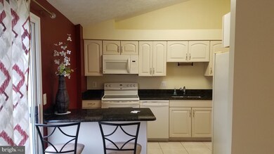 9862 Nimitz Ct, Manassas, VA 20109 - photo 2