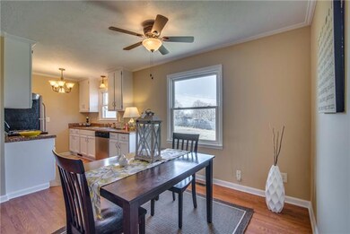 Open Dining to the Kitchen