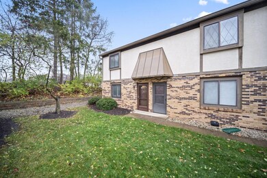 3245 Summertime Ct unit 21, Columbus, OH 43221 - photo 3