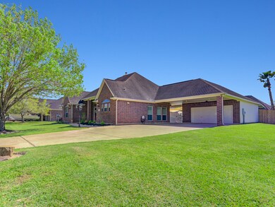 3364 Clearwood Cir, Alvin, TX 77511 - photo 3