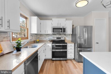 1513 Coat Ridge Rd, Herndon, VA 20170 - photo 7