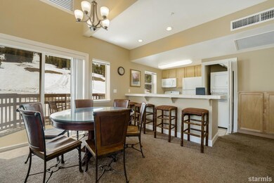 Kitchen/dining area - washer/dryer in closet