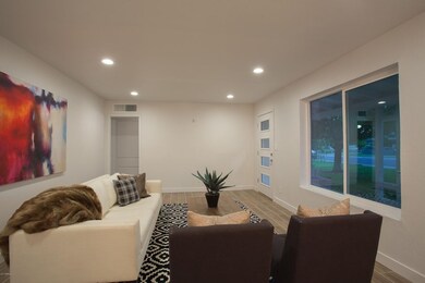 5707 N 13th Pl-5