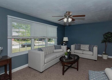 4568 Sheridan St, Davenport, IA 52806 - photo 6