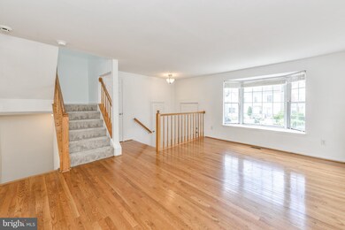 13848 Laura Ratcliff Ct, Centreville, VA 20121 - photo 3