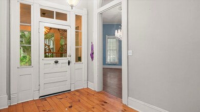 820 E. LAUREL AVE