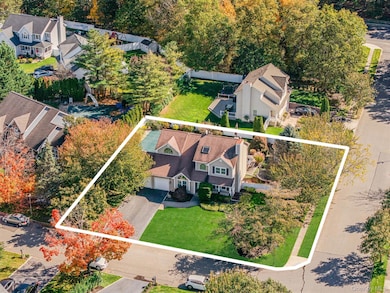 2 Max Way, ComMacK, NY 11725 - photo 3