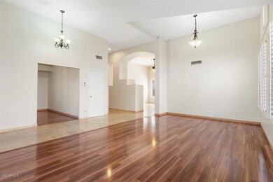 04-Living Room to Dining Room