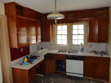 906 E 31st St, Anderson, IN 46016 - photo 5