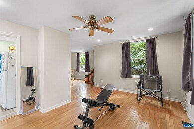 564 N Bath Ave, Waynesboro, VA 22980 - photo 6