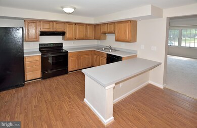 13944 Middle Creek Place, Centreville, VA 20121 - photo 5