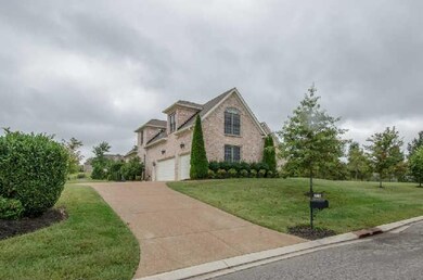 Large over size driveway with big 3 car garage.