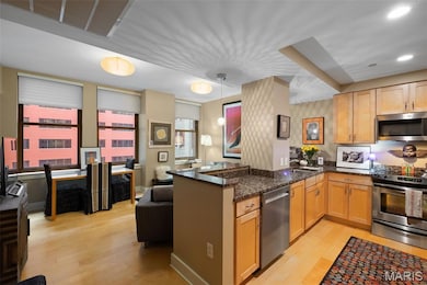 Marquette Building unit 1005, Saint Louis, MO 63102 - photo 5