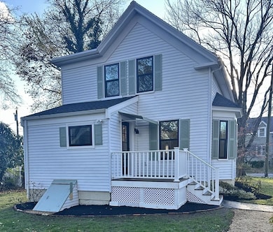 22 Laurel St, Beverly, MA 01915 - photo 6