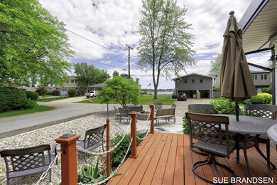 12-web-or-mls-1961-lake-st