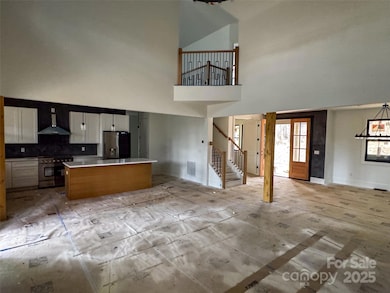 81 Goldenwood Ln, Mills River, NC 28759 - photo 5