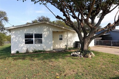 1714 Redwood Dr, Cleburne, TX 76033 - photo 2