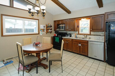 112 Sherwood Ave-106