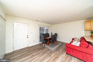 9804 Brookridge Ct, Montgomery Village, MD 20886 - photo 4