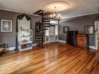 335 S Mulberry St, Statesville, NC 28677 - photo 4