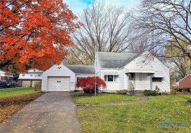 Detached Garage & Breezeway