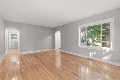 16930 Winchester Ave, Hazel Crest, IL 60429 - photo 4