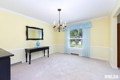 2310 Wynnewood Ct, Davenport, IA 52807 - photo 5