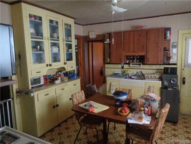 Kitchen. Lower Apt