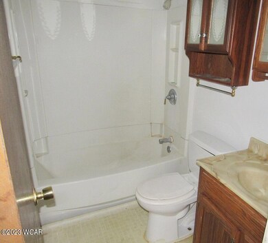 BATHROOM WAYNE ST