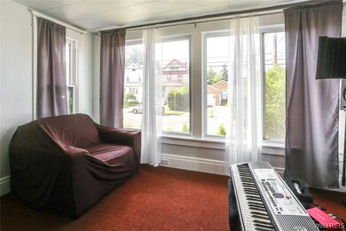 Sun room 1st floor