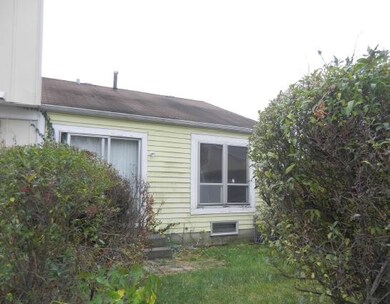 1111 Williamsburg Rd, Country Club Hills, IL 60478 - photo 3