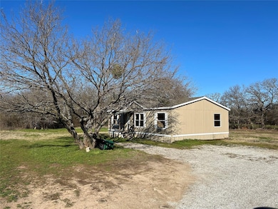 141 Alice Springs Ln, Weatherford, TX 76085 - photo 2