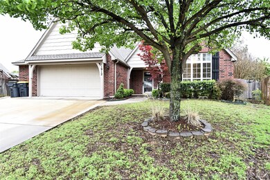 11912 S Cedar Ct, Jenks, OK 74037 - photo 2