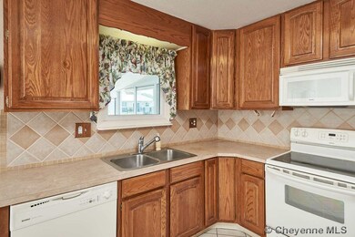 4525 E 11th St, Cheyenne, WY 82001 - photo 5