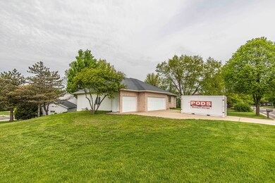 1164 Dolan Dr, Sun Prairie, WI 53590 - photo 3