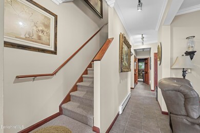 20 Foyer