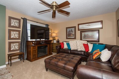 7008 Applegate Ln, Louisville, KY 40228 - photo 2