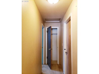 1109 SW Foundry St, Grants Pass, OR 97526 - photo 7