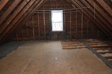 233-235 Bailey St, Lawrence, MA 01843 - photo 4