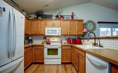 28th Kitchen 2