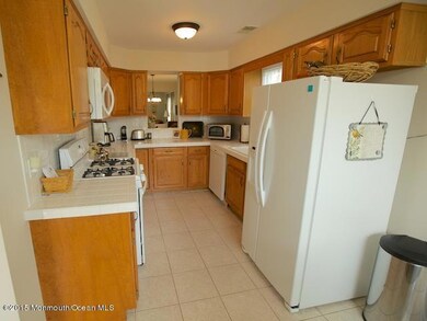 1632 Goldspire Rd, Toms River, NJ 08755 - photo 3