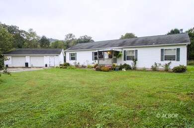 1213 Garden Hill Road