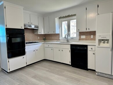 349 Lagrange St, West Roxbury, MA 02132 - photo 5