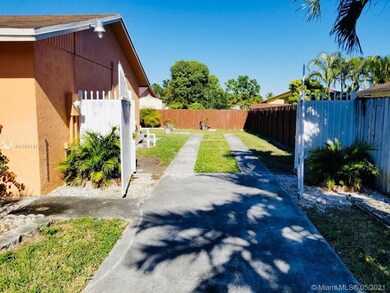 15101 SW 69th St, Miami, FL 33193 - photo 5