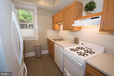 1825 Florida Ave NW unit 2, Washington, DC 20009 - photo 3