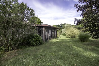 1114 Montgomery Rd back