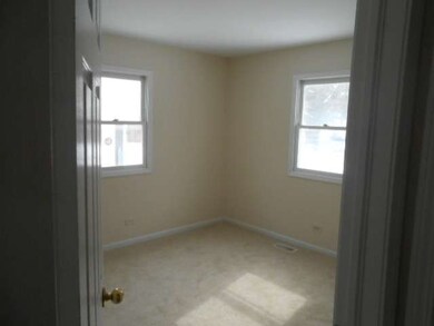 123 Bolz Rd, Carpentersville, IL 60110 - photo 5