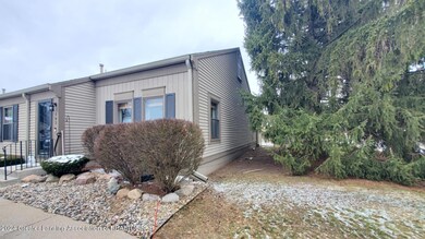 102 Park Meadows Dr, Lansing, MI 48917 - photo 2