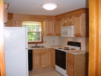 6 Aberdeen Rd unit 6, Wellesley, MA 02482 - photo 2